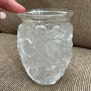 Lalique crystal bagetelle vase